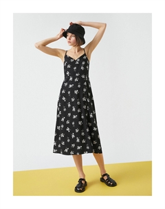 Длинное платье с V-образным вырезом на бретелях и пуговицами с цветочным принтом, черный Koton