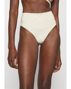 Стринги Spanx