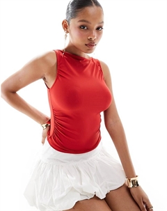 Красный топ из полиамида со сборками Pull & bear