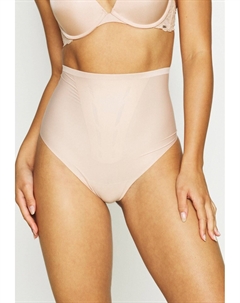 Корректирующее белье Triumph