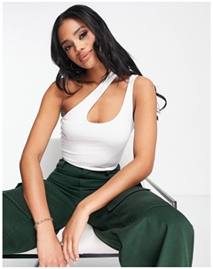 Белый асимметричный укороченный топ с бретельками и вырезами DESIGN Asos