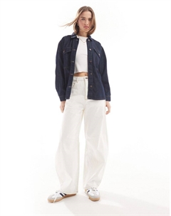 – Джинсовая куртка темного цвета Jdy