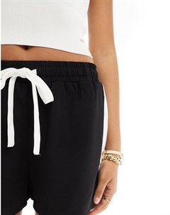 Черные шорты с контрастной вставкой DESIGN Asos