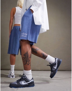 Коричневые фактурные шорты унисекс с принтом Микки Мауса DESIGN Disney Disney Asos