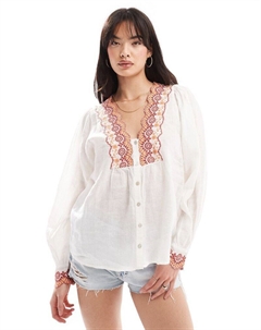 Скальперы – Белая рубашка с рисунком на груди Scalpers