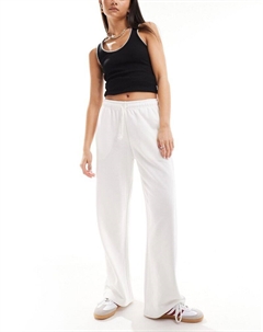 - джоггеры с широким низом цвета экрю Pull & bear