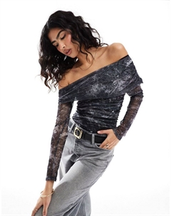 Сетчатое боди с открытыми плечами и серым принтом DESIGN Asos