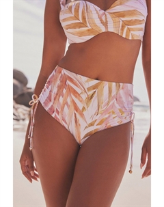 Низ бикини имеет высокий вырез и присборен сбоку, экрю Next