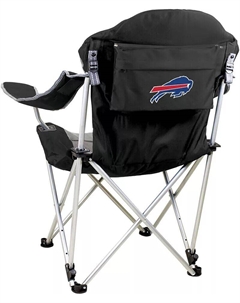 Buffalo Bills откидывается в походном стуле Picnic time