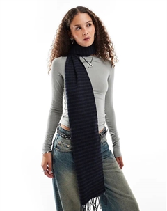 – Высококачественный шерстяной шарф в черную клетку Weekday