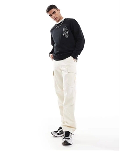 Свитшот с заниженной линией плеч и круглым вырезом с принтом черепа на спине черного цвета Jack & jones