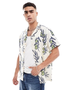 Свободная рубашка кремового цвета с принтом листьев и фруктов DESIGN Asos