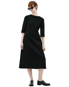 Платье с необработанным воротом The row