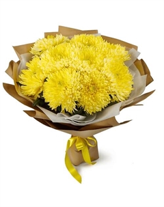 Яркий букет из 9 желтых одноголовых хризантем в крафте Azalianow цветы. подарки. декор