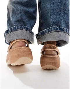 Классические блестящие туфли-сабо на платформе светло-серого цвета Crocs