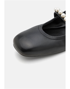 Балетки с ремешком Goldie Ballet Flat, черный Stuart weitzman