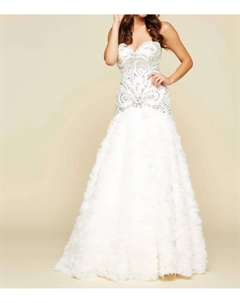 Платье цвета слоновой кости с оборками и стразами Mac duggal