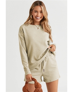 Комплект из полноразмерного фактурного топа с длинными рукавами и шорт на завязках, цвет tan Fashnzfab