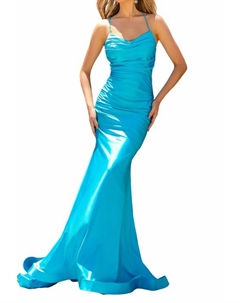 Длинное вечернее платье с воротником-хомутиком и шлейфом бирюзового цвета Amelia couture