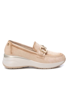 Женские замшевые мокасины с золотой цепочкой бежевого цвета Xti