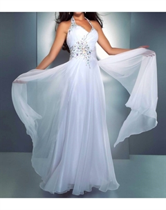 Струящееся платье-халтер белого цвета Mac duggal