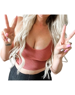 Бесшовный топ-бюстгальтер на бретельках с вырезом в лиловом цвете Ninexis