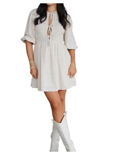 Мини-платье в полоску с бантом белого цвета Illa illa