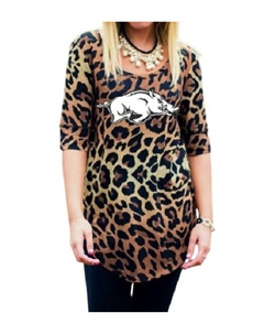 Туника с логотипом Университета Арканзаса в леопардовом цвете Gameday couture