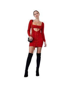 Трикотажное мини-платье с вырезом на бретелях и кружевной отделкой по низу, цвет chili Fashnzfab