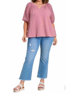 Блузка с цветочной аппликацией в лиловом цвете Umgee