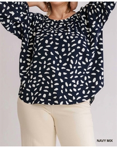 Топ с круглым вырезом и длинными рукавами с принтом животных в темно-синем цвете Umgee