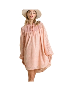 Платье-жаккард с реглановым узором, присборенным воротником и завязкой на кокетке, красный Fashnzfab