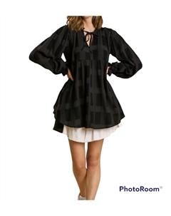 Платье Babydoll из шенилла черного цвета Umgee