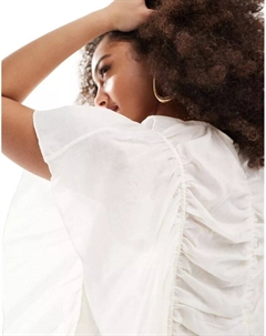 Топ со сборками на скальперах нейтрального тона Scalpers