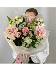 Авторскиймй букет с розами, эустомой, альстромерией Vlshbn flowers state