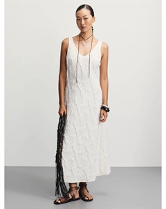 Фактурное платье прилегающего кроя Zarina