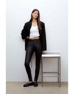 Узкие брюки из искусственной кожи, черный Pull & bear