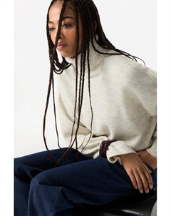 Мягкий на ощупь джемпер с высоким воротом, экрю Pull & bear