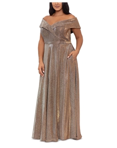 Платье цвета металлик с драпировкой и открытыми плечами больших размеров Xscape