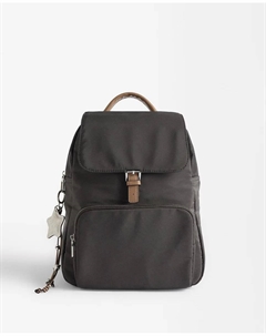 Женский рюкзак с клапаном и несколькими отделениями на магнитной застежке и подвеской в виде звезды, темно-серый Parfois