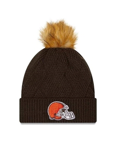 Женская коричневая вязаная шапка Cleveland Browns Snowy с манжетами и помпоном, коричневый New era