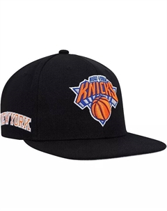 Мужская черная кепка New York Knicks Side Core 2.0 Snapback Mitchell and ness