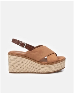 Женские босоножки на танкетке с застежкой-пряжкой, коричневый Refresh