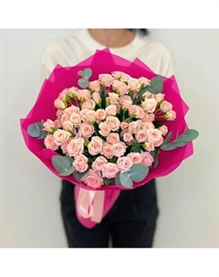 Букет из кремовых кустовых роз и эвкалипта 15 шт Л'этуаль flowers