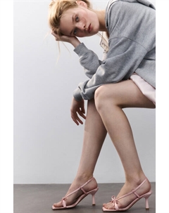 Босоножки на каблуке с квадратным мысом Befree