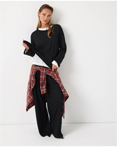 Брюки широкие из фактурного трикотажа черного цвета 2mood