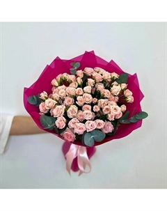 Букет из кремовых кустовых роз и эвкалипта 9 шт Л'этуаль flowers