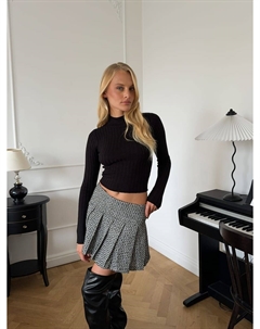 Короткий вязаный джемпер с длинным рукавом Твое