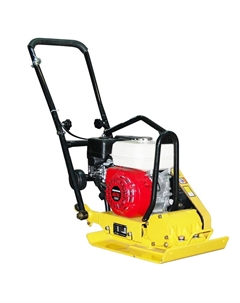 Виброплита TOR C-60(R) 1010053, 60 кг, 10.5 кН, Honda, коврик, колесный комплект Tor