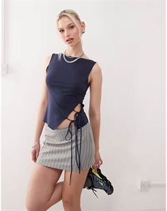 Топ будничного темно-синего цвета с вырезом-лодочкой и завязками по бокам Weekday